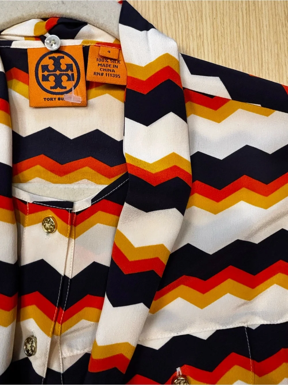 Tory Burch Silk Chevron Zig Zag Tie Neck Blouse Orange Navy Button Down Top Sz 4